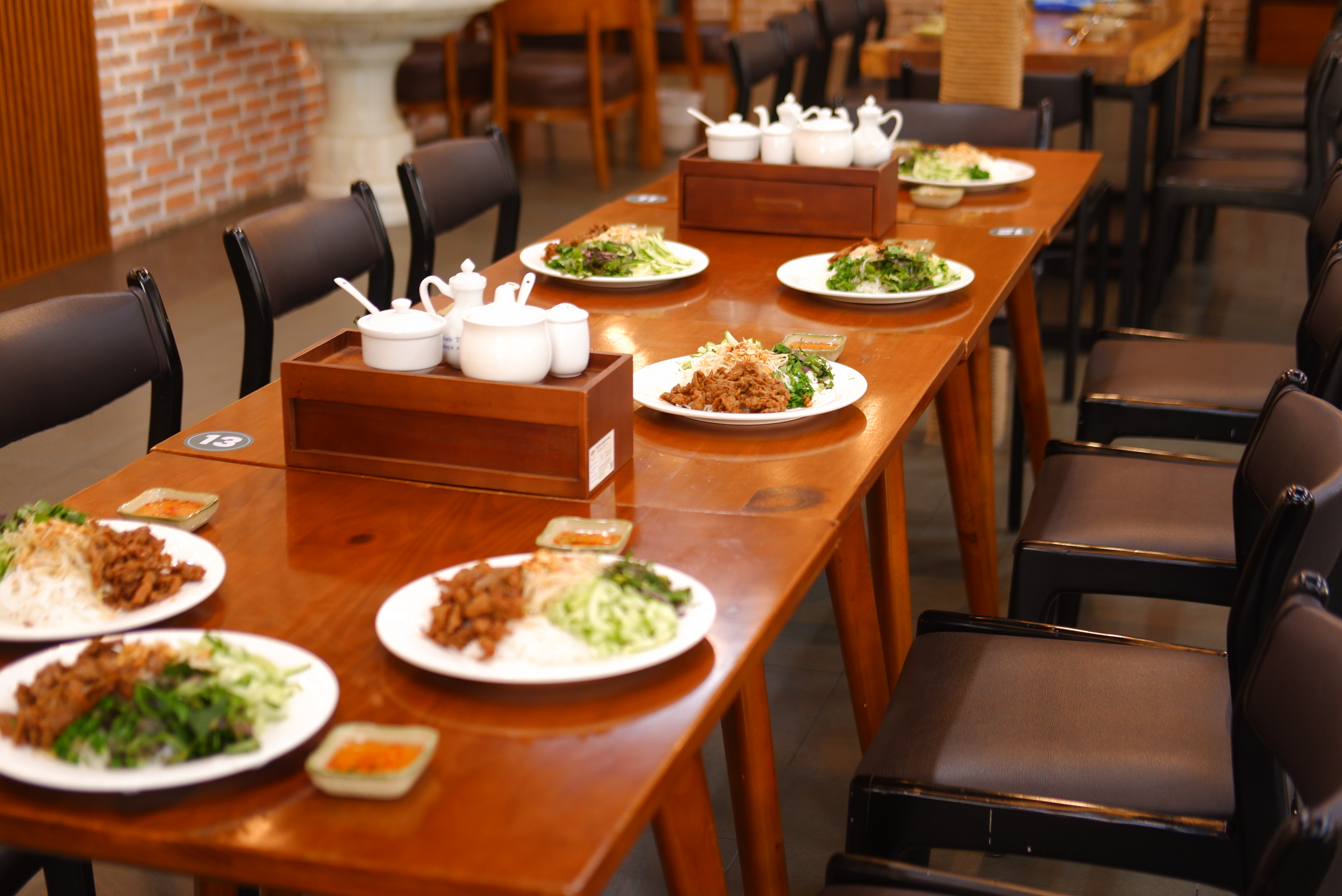 Không gian nhà hàng